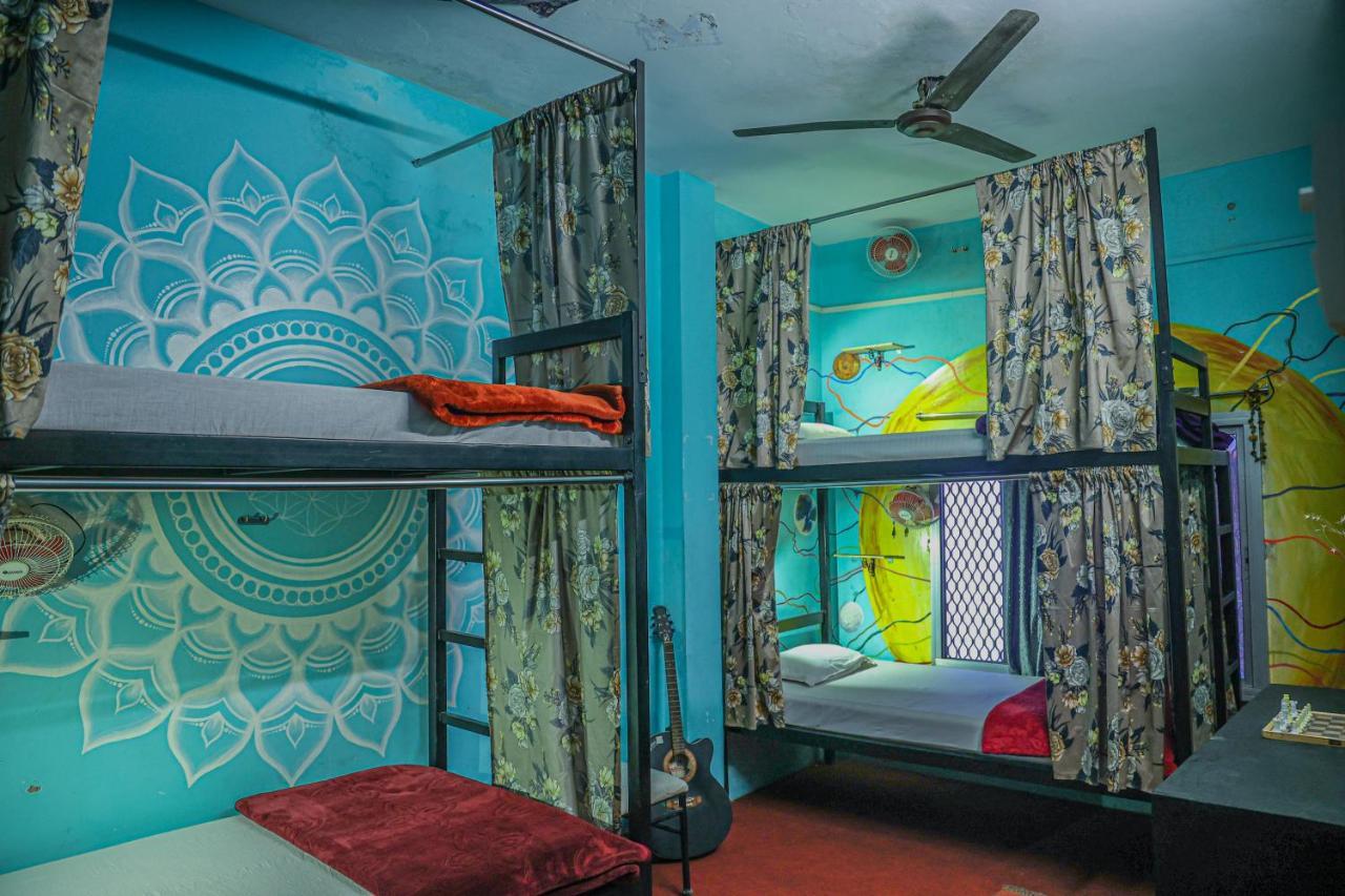 Good Vibes Hostel Varanasi Eksteriør bilde