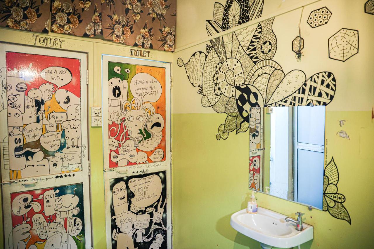 Good Vibes Hostel Varanasi Eksteriør bilde
