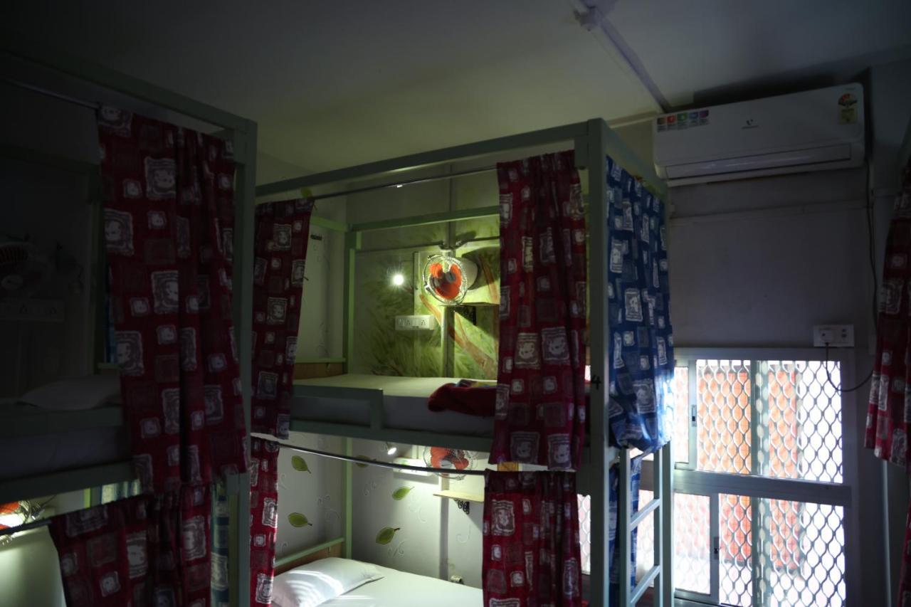 Good Vibes Hostel Varanasi Eksteriør bilde