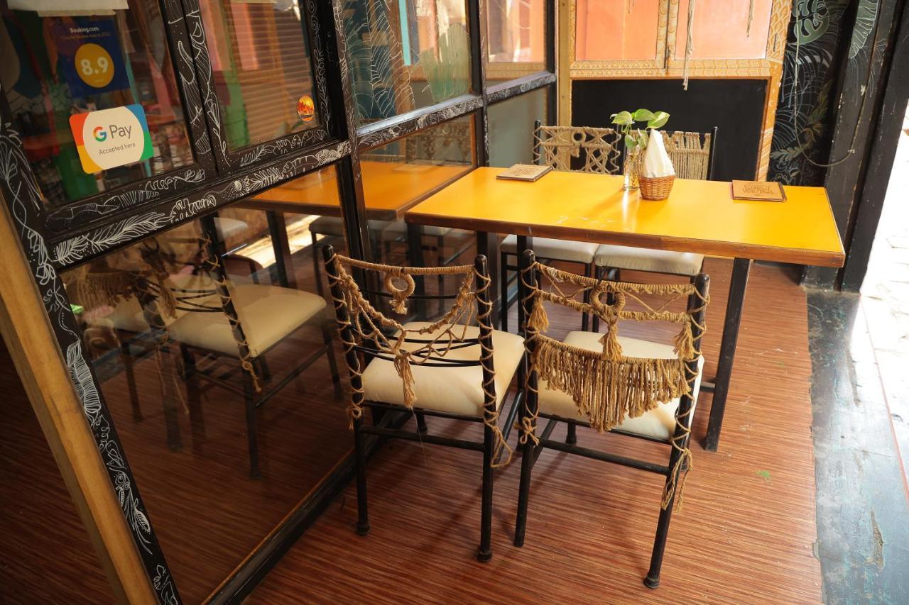 Good Vibes Hostel Varanasi Eksteriør bilde