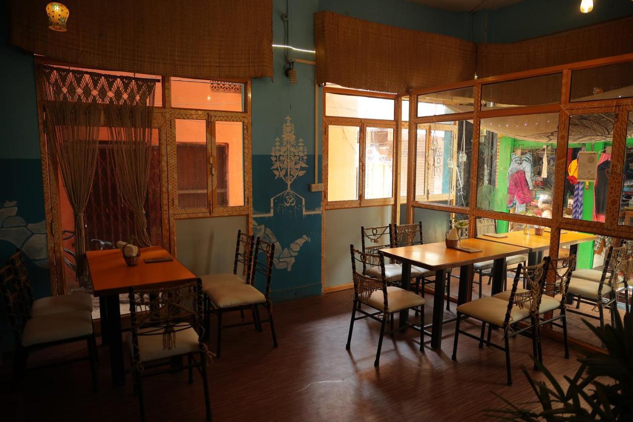 Good Vibes Hostel Varanasi Eksteriør bilde