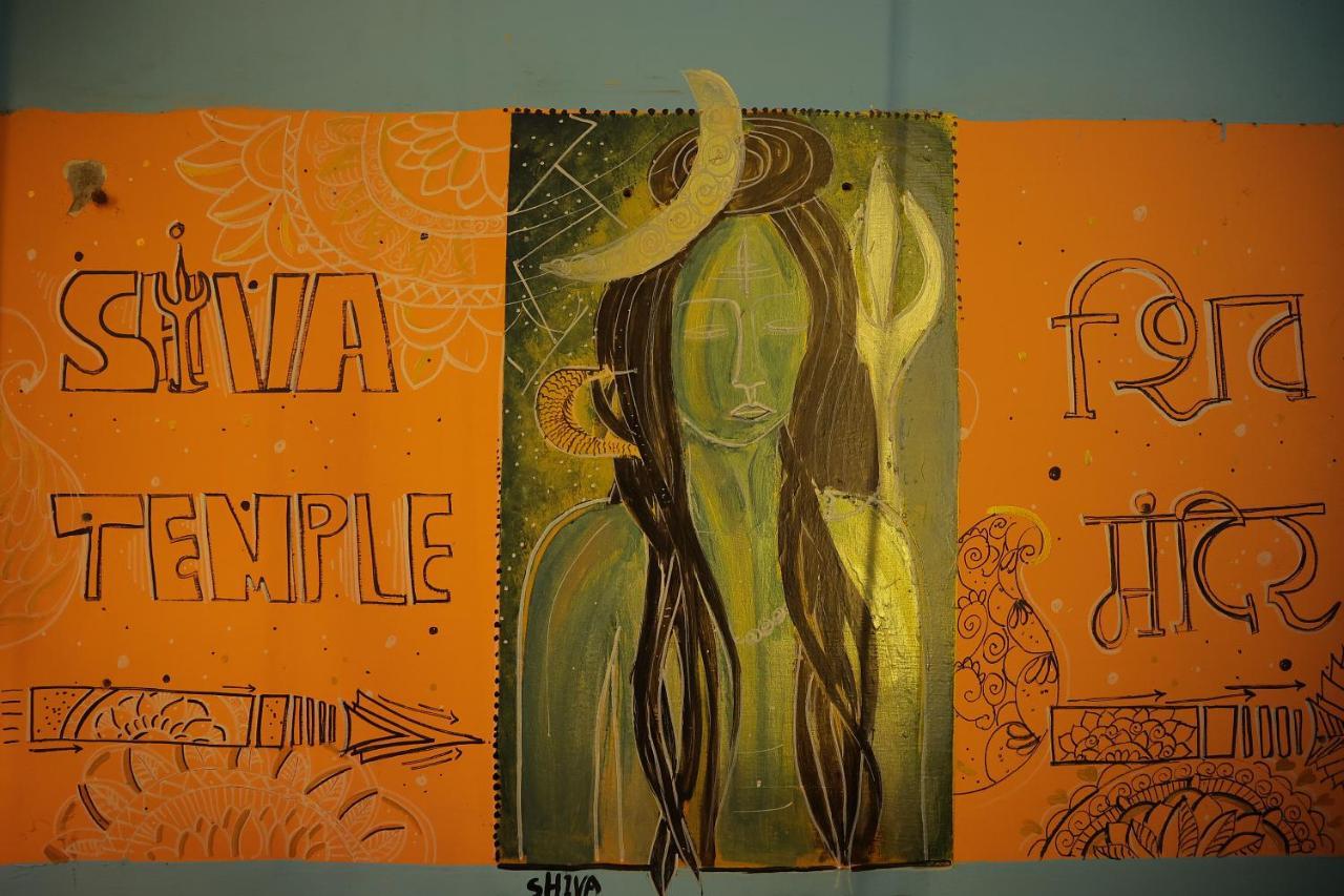 Good Vibes Hostel Varanasi Eksteriør bilde