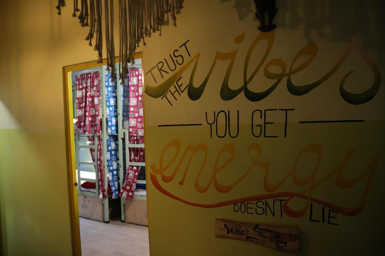 Good Vibes Hostel Varanasi Eksteriør bilde