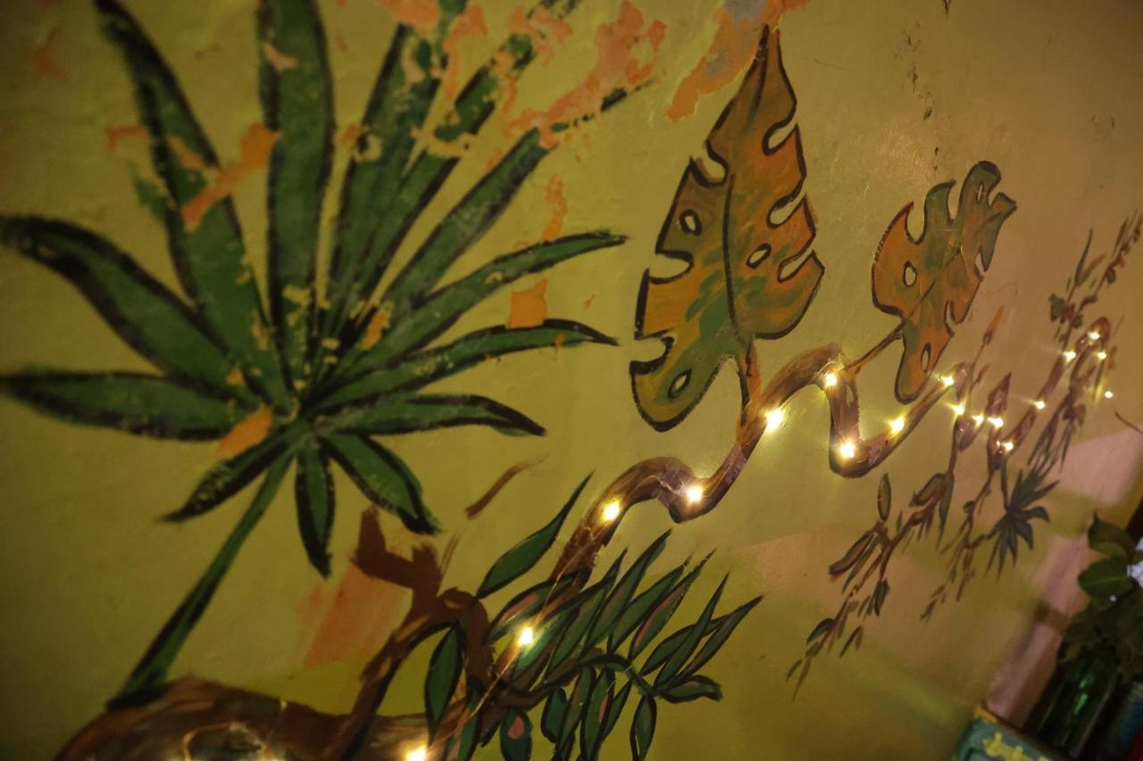 Good Vibes Hostel Varanasi Eksteriør bilde