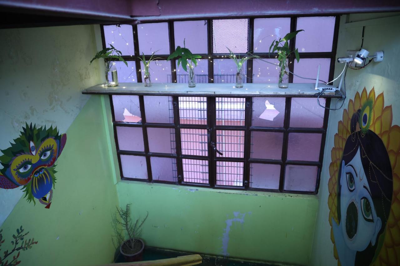 Good Vibes Hostel Varanasi Eksteriør bilde