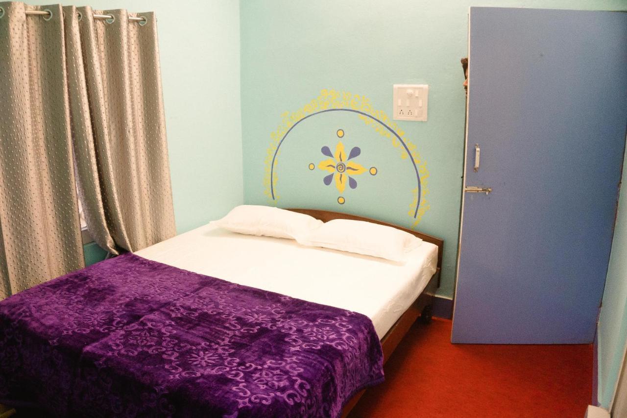 Good Vibes Hostel Varanasi Eksteriør bilde