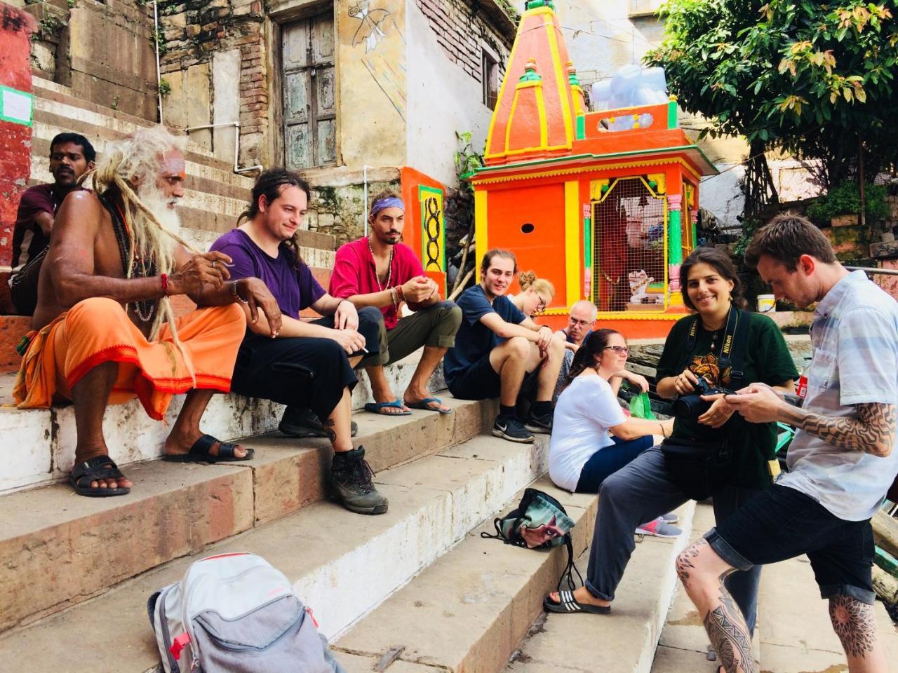 Good Vibes Hostel Varanasi Eksteriør bilde